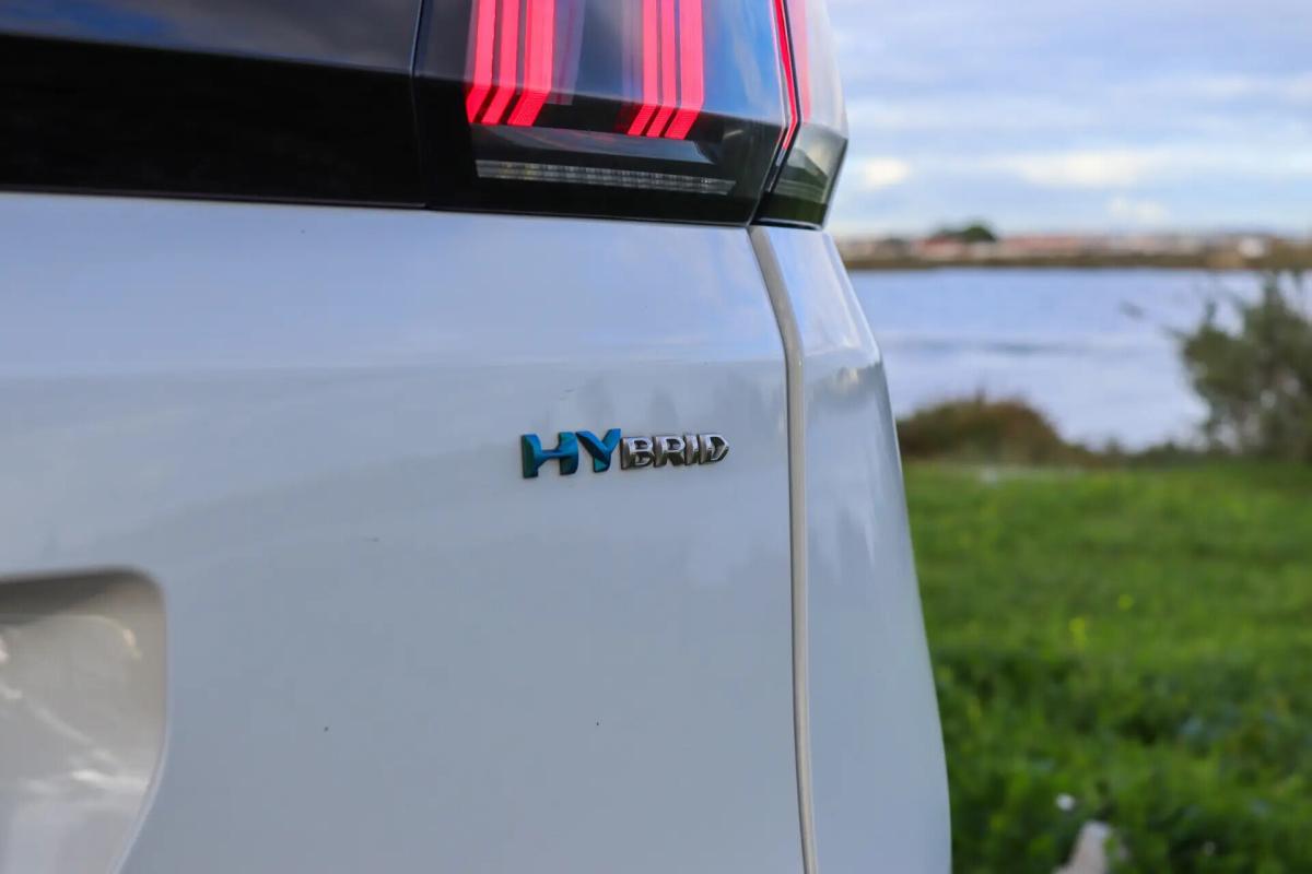peugeot-3008-2022-hibrido-a-gasolina-1598cc