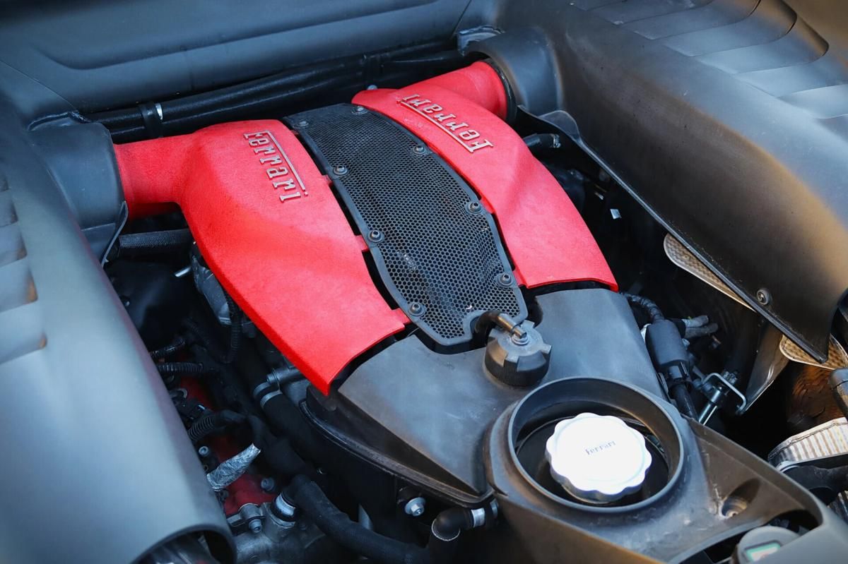 ferrari-f8-tributo-2022-gasolina-3902cc