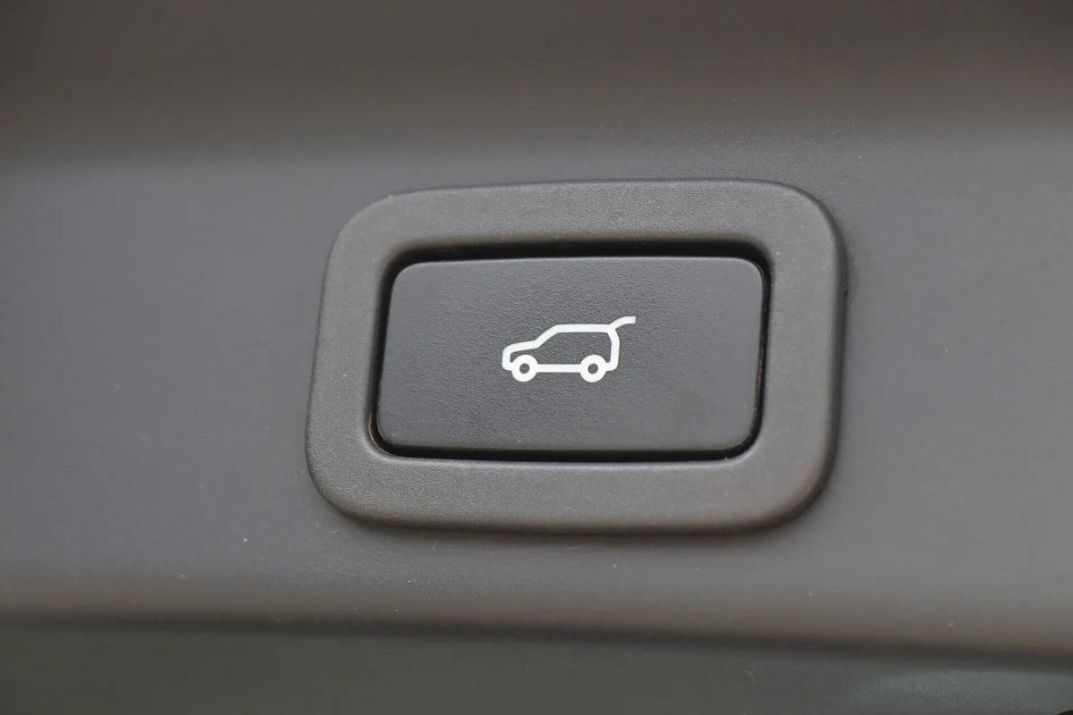 jaguar-f-pace-2018-diesel-1999cc