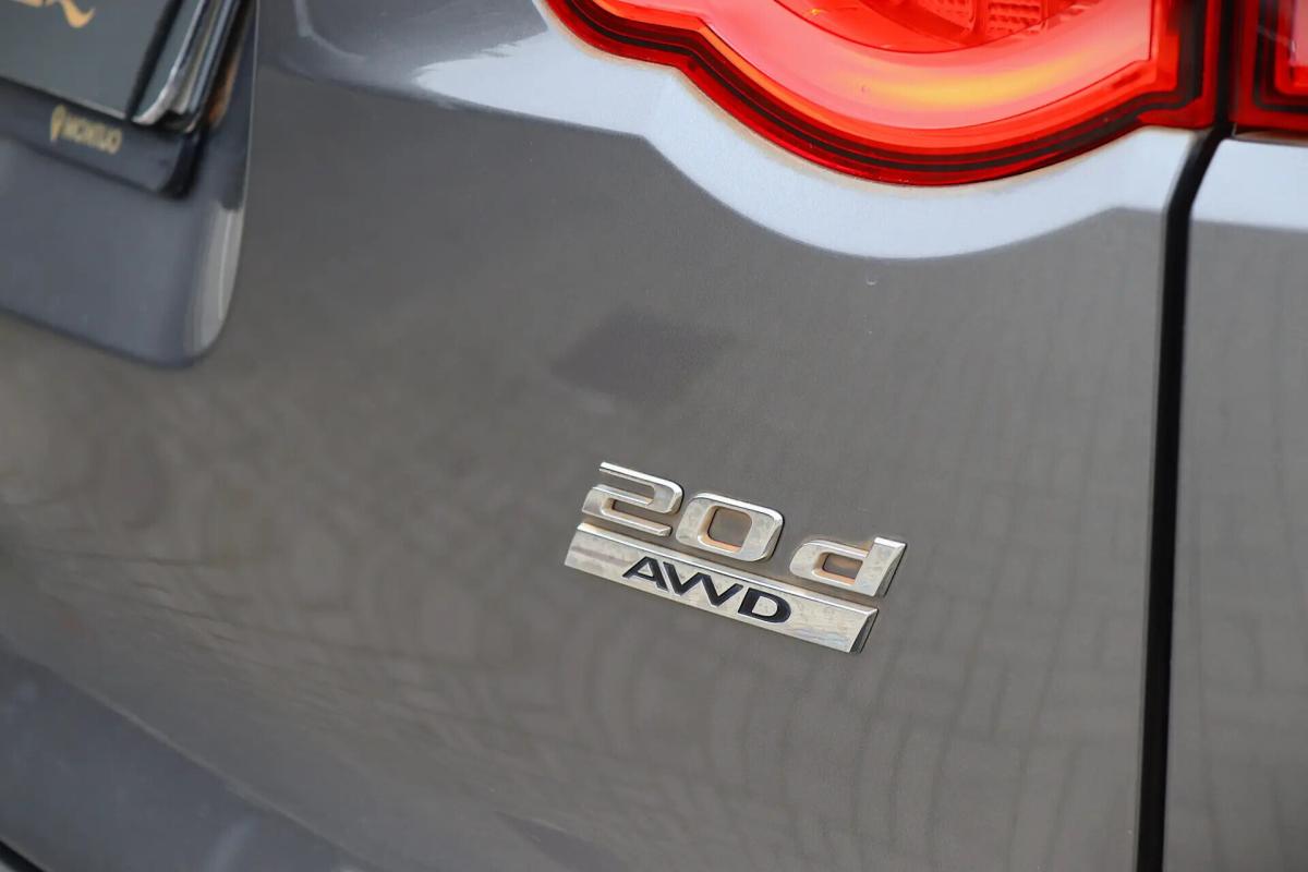 jaguar-f-pace-2018-diesel-1999cc