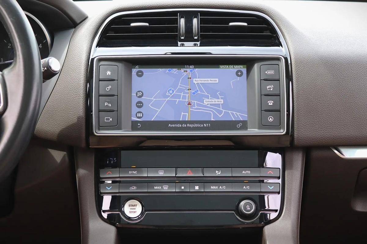 jaguar-f-pace-2018-diesel-1999cc