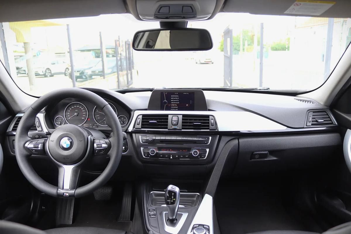 bmw-serie-3-318d-touring-2013-diesel-1995cc