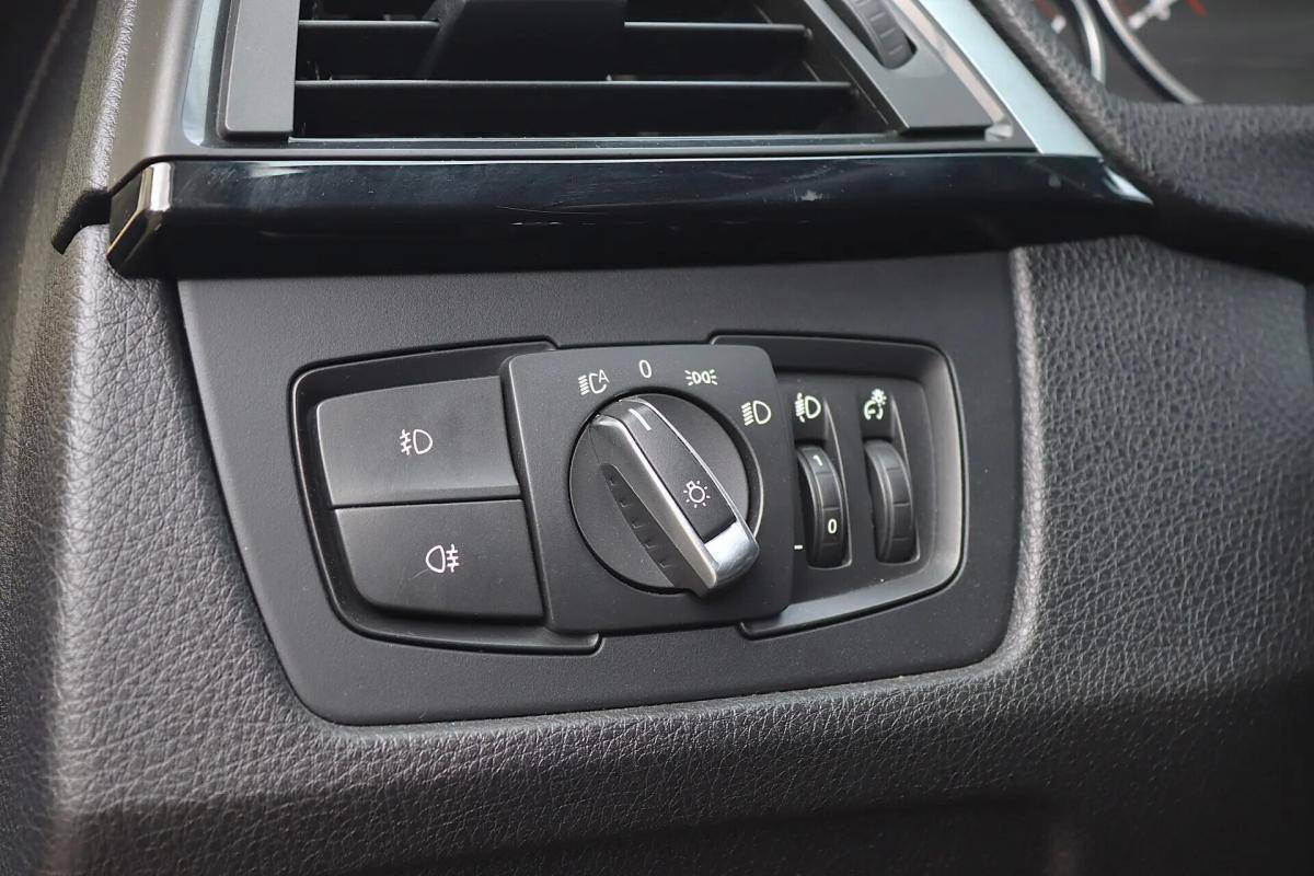 bmw-serie-3-318d-touring-2013-diesel-1995cc