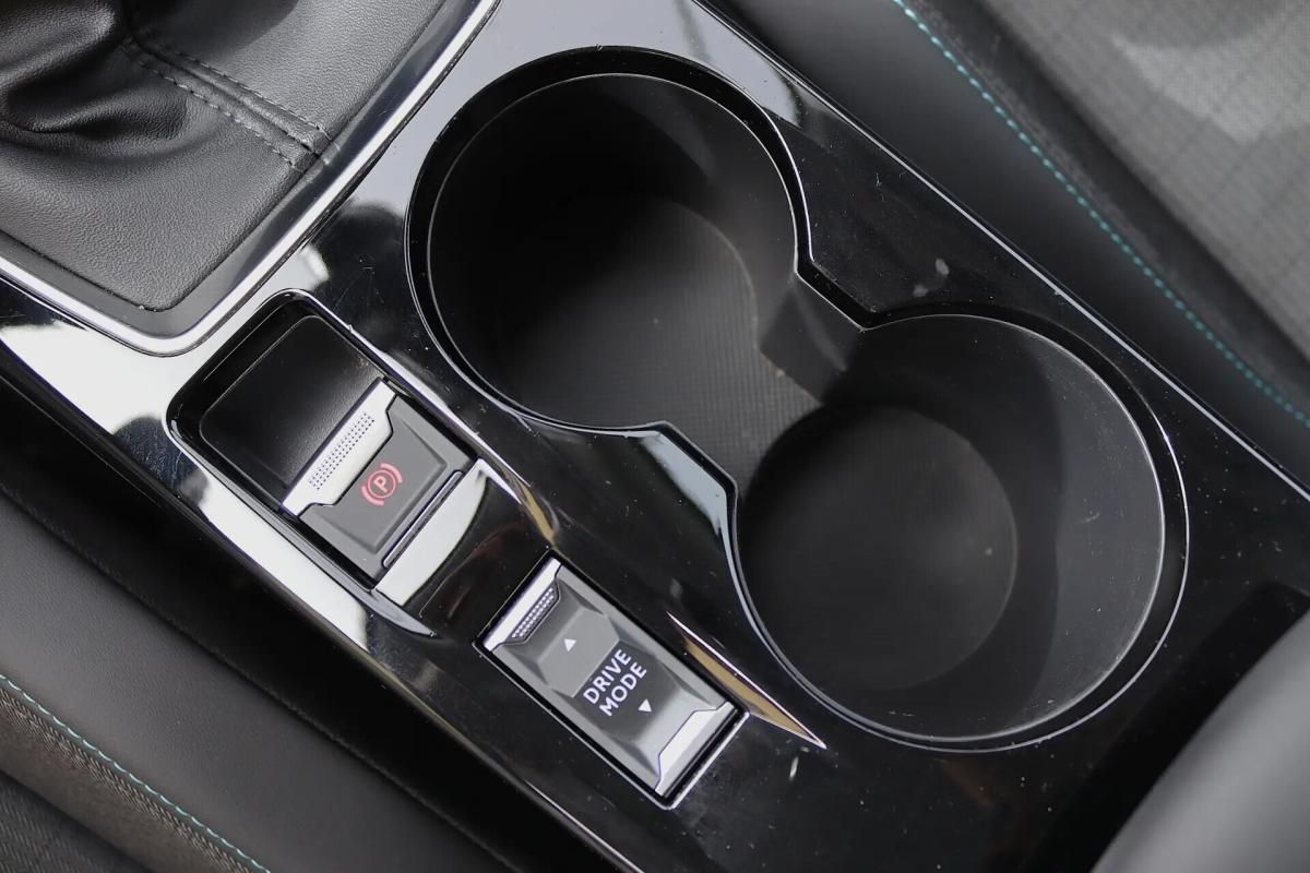 peugeot-2008-2022-gasolina-1199cc
