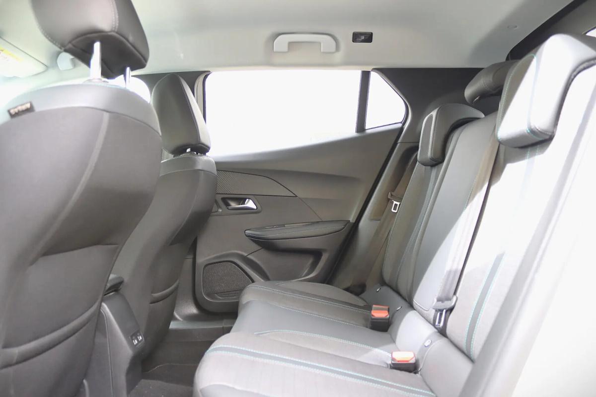peugeot-2008-2022-gasolina-1199cc