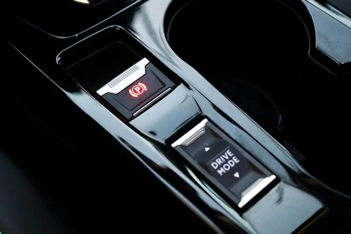 peugeot-e-2008-2022-eletrico-0cc