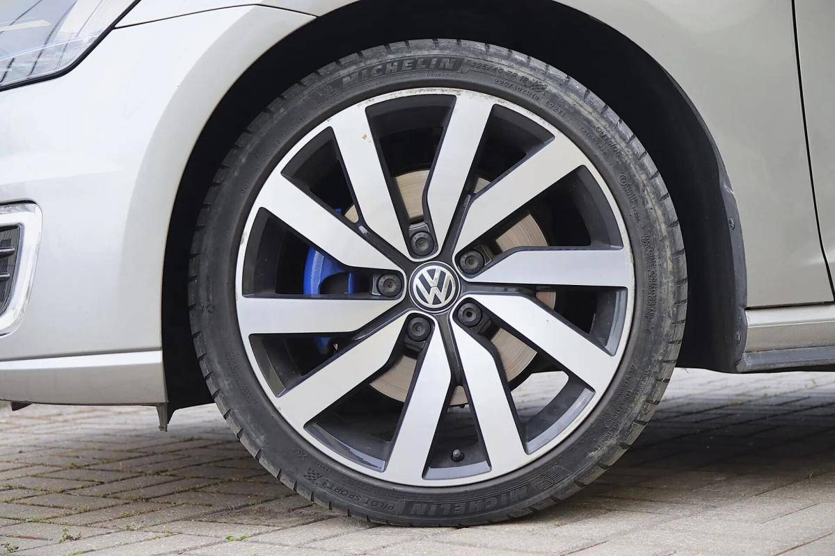 volkswagen-golf-2015-hibrido-a-gasolina-1395cc