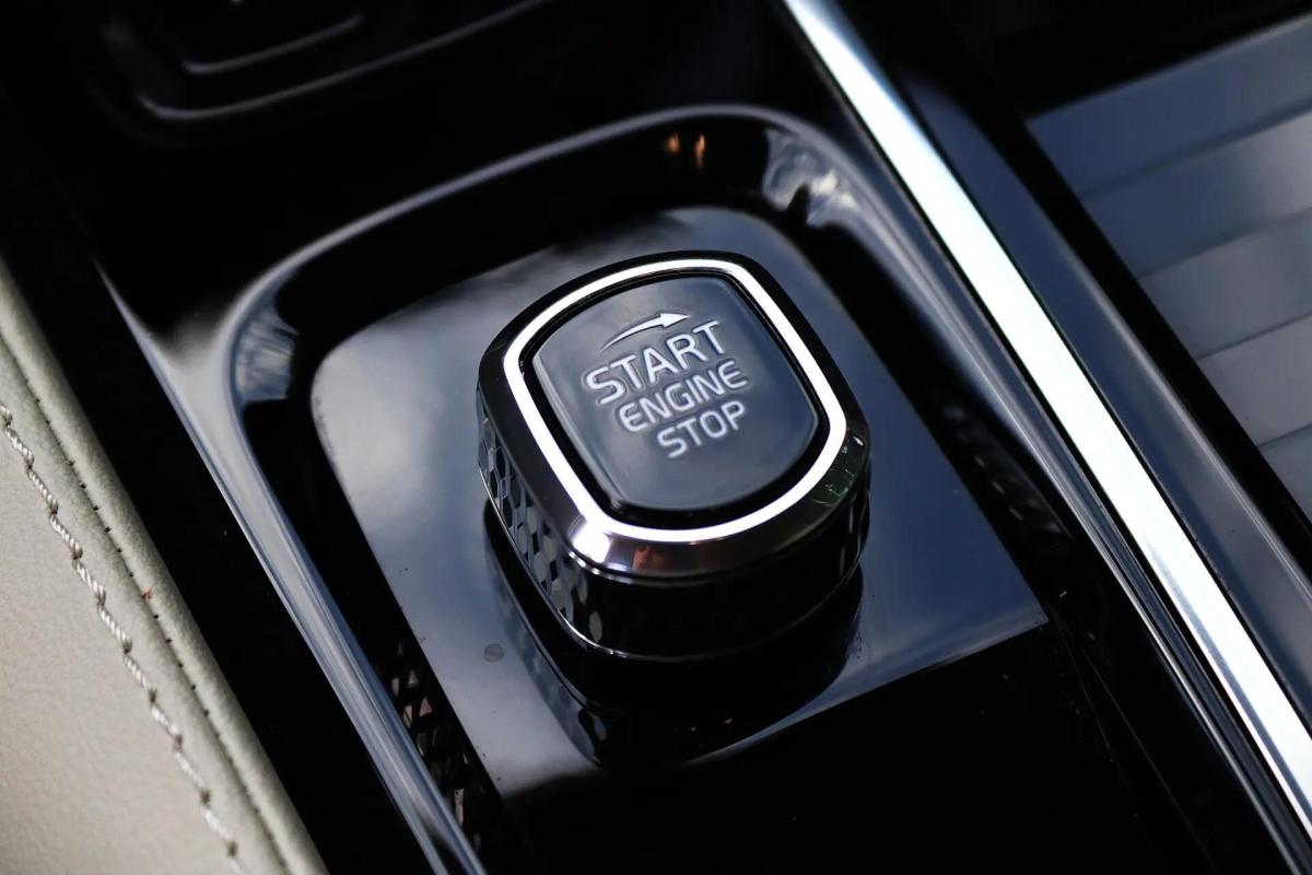 volvo-s60-2023-hibrido-a-gasolina-1969cc