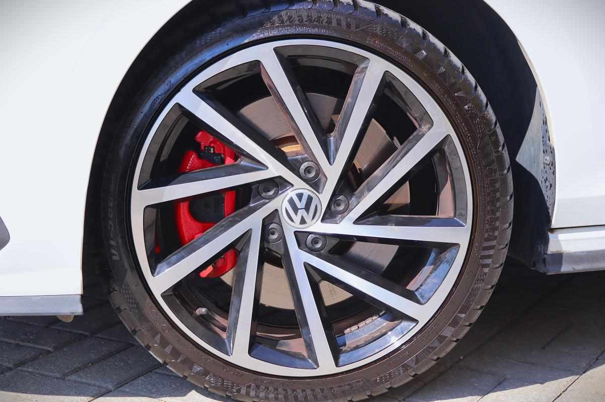 volkswagen-golf-2021-hibrido-1395cc