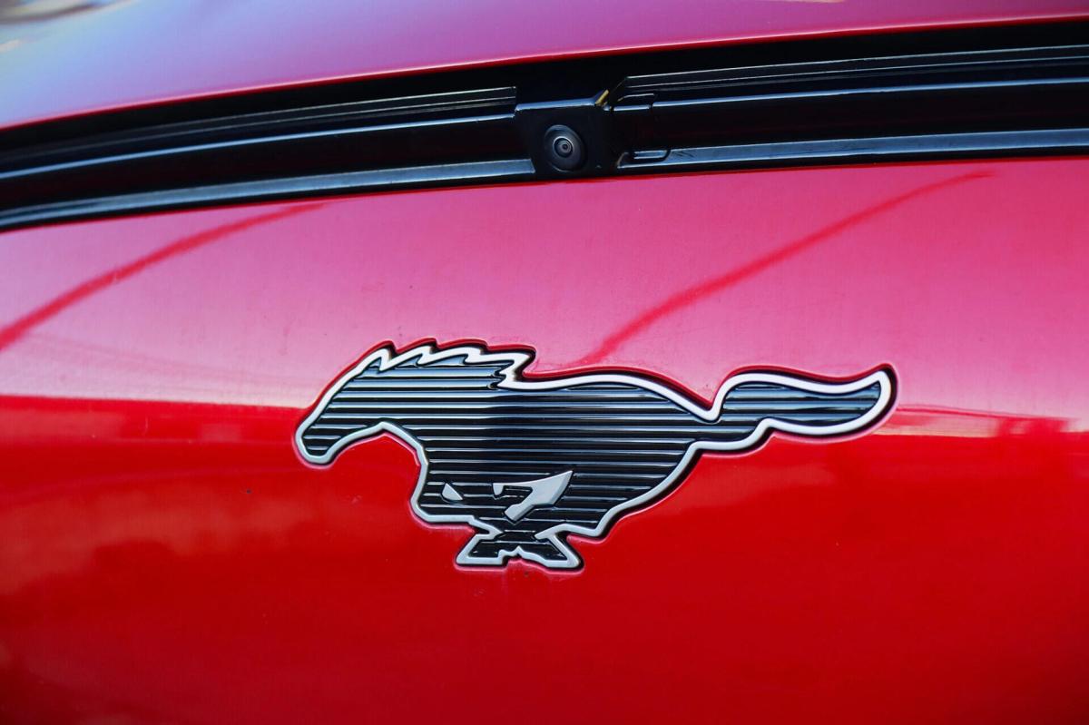 ford-mustang-mach-e-2022-eletrico-0cc