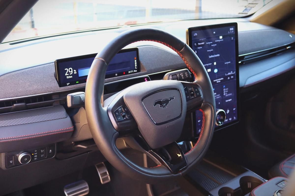 ford-mustang-mach-e-2022-eletrico-0cc