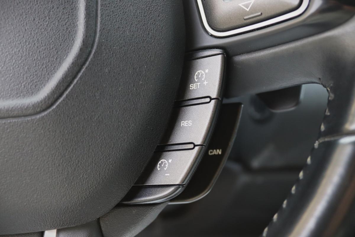 land-rover-range-rover-evoque-2015-diesel-2179cc