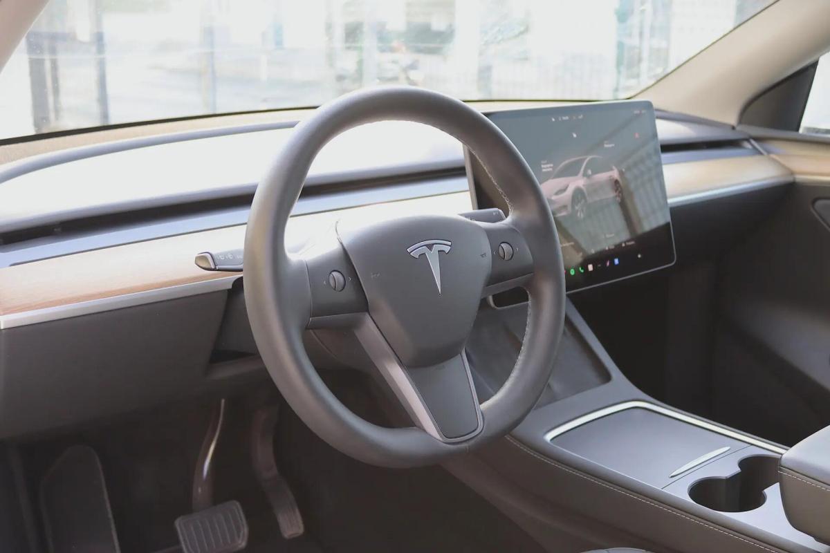 tesla-model-y-2023-eletrico-0cc