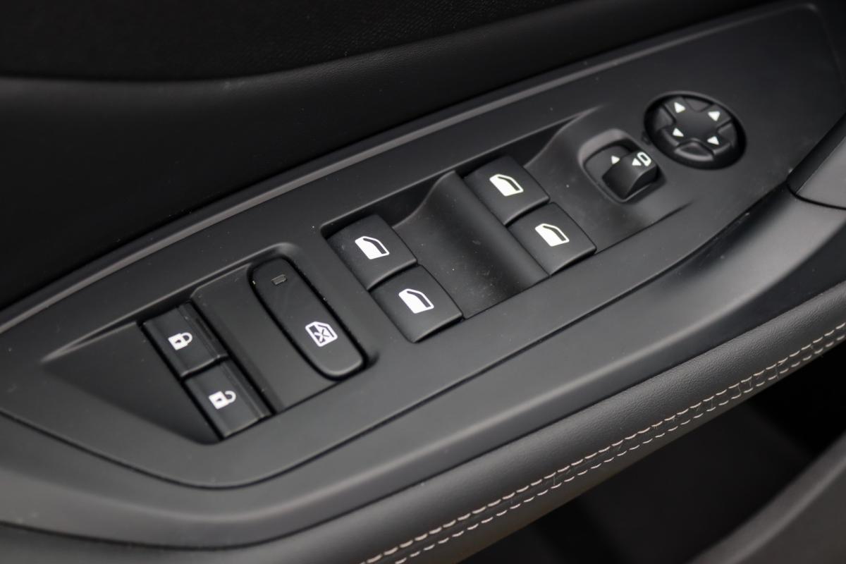 peugeot-308-sw-2024-gasolina-1199cc