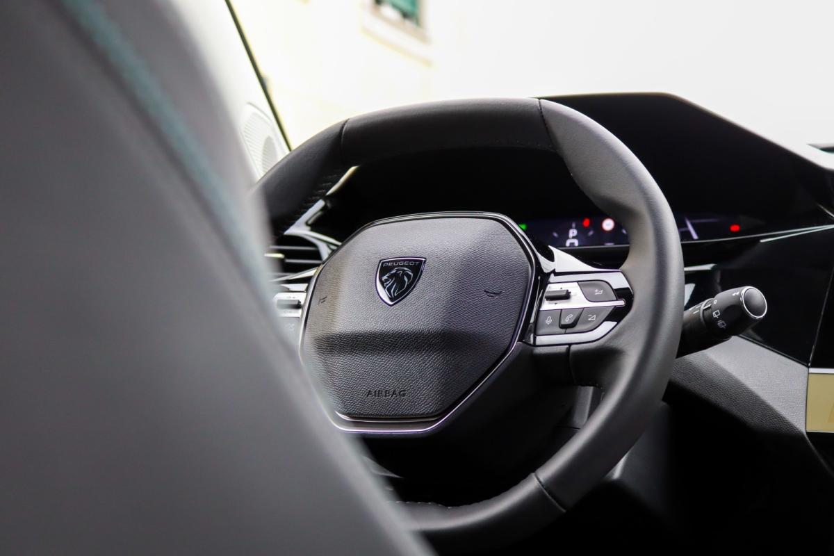 peugeot-308-sw-2024-gasolina-1199cc