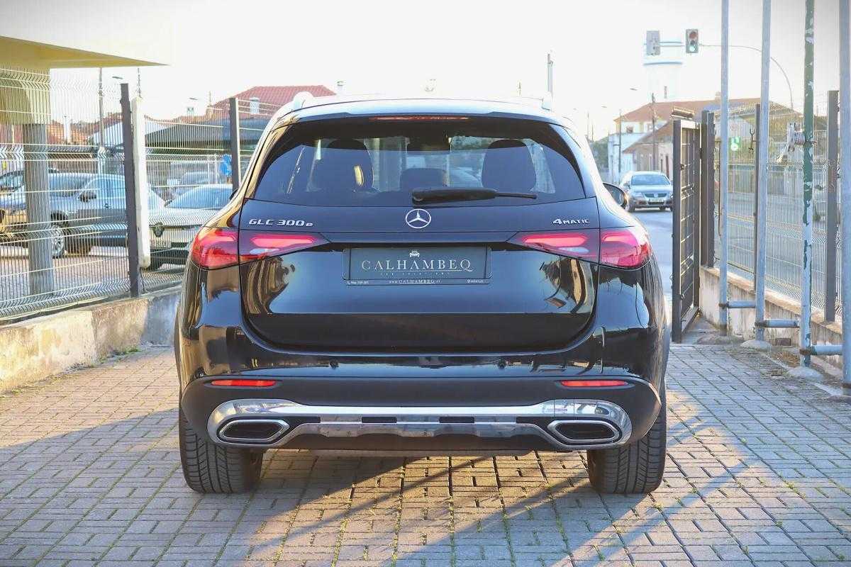 mercedes-benz-glc-300-e-4matic-2023-hibrido-a-gasolina-1999cc