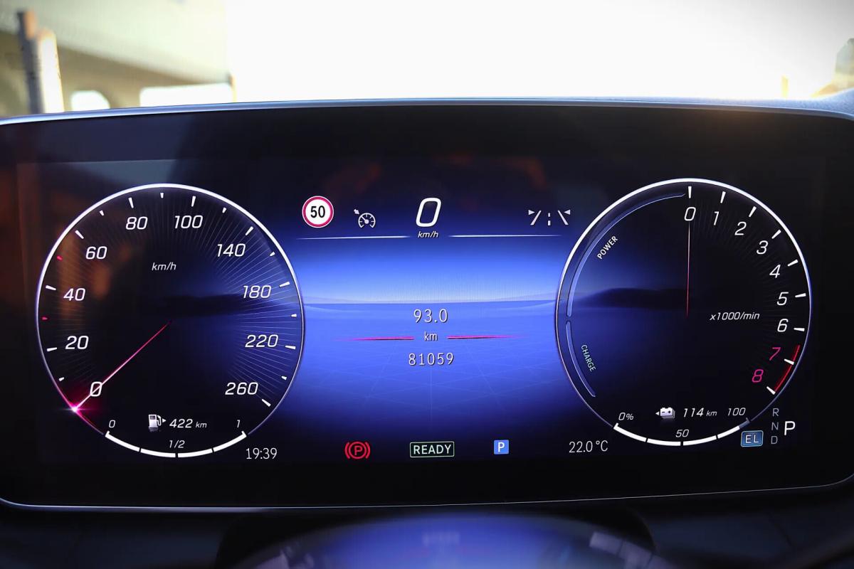mercedes-benz-glc-300-e-4matic-2023-hibrido-a-gasolina-1999cc