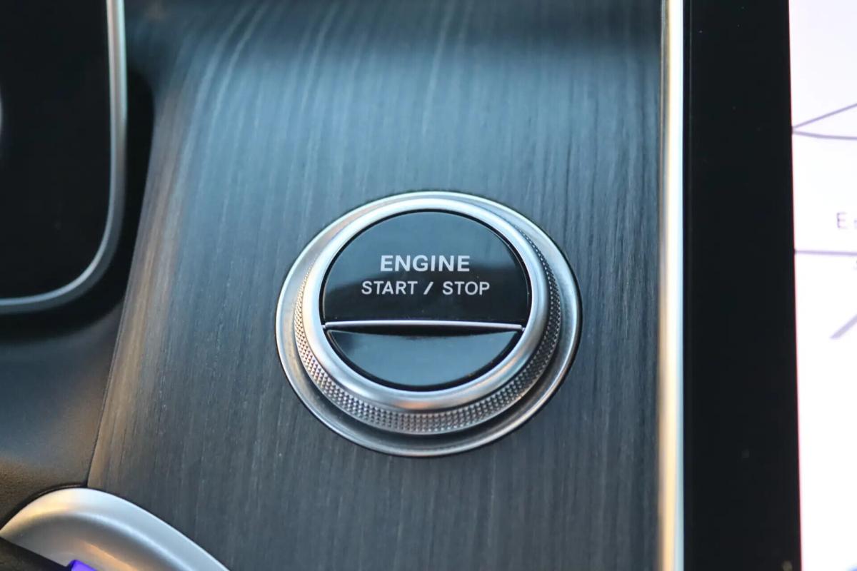 mercedes-benz-glc-300-e-4matic-2023-hibrido-a-gasolina-1999cc