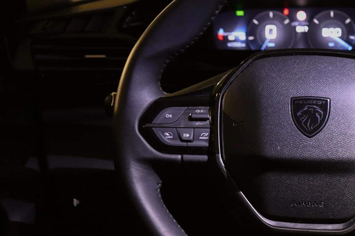 peugeot-308-2022-gasolina-1199cc