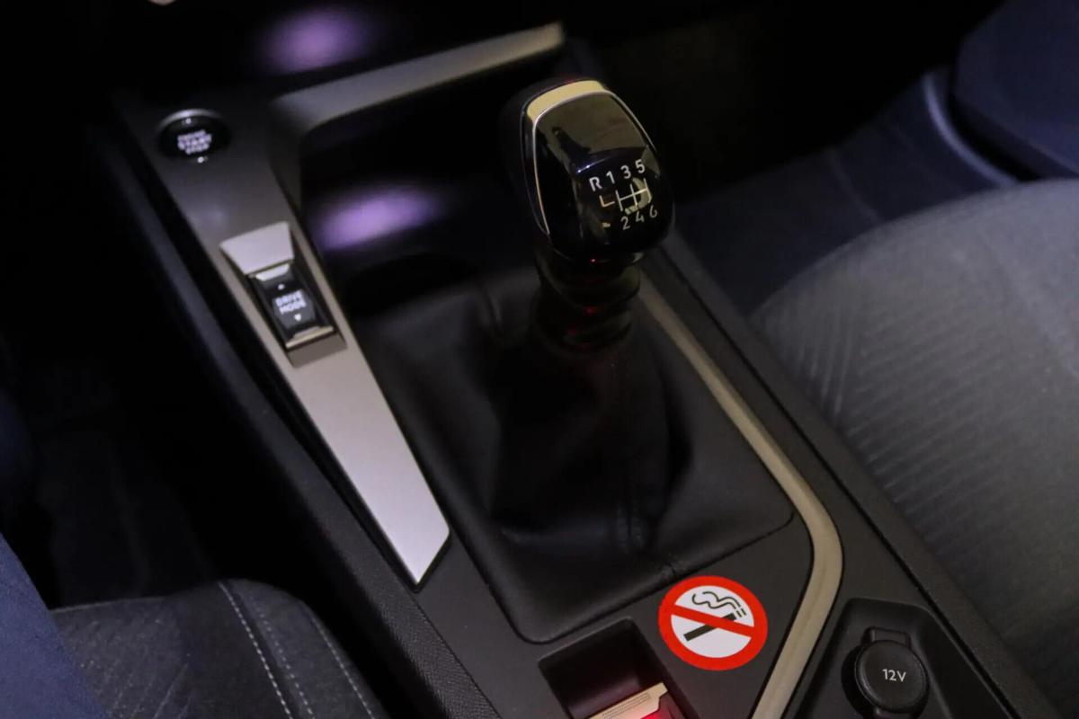 peugeot-308-2022-gasolina-1199cc