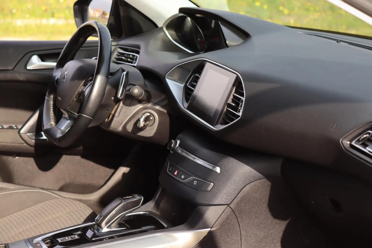 peugeot-308-cc-2018-diesel-1499cc
