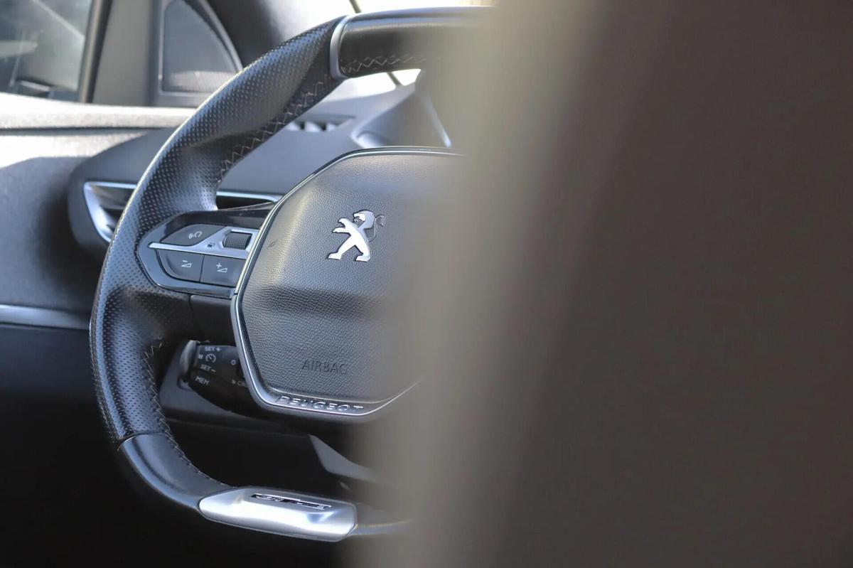 peugeot-3008-2020-diesel-1499cc