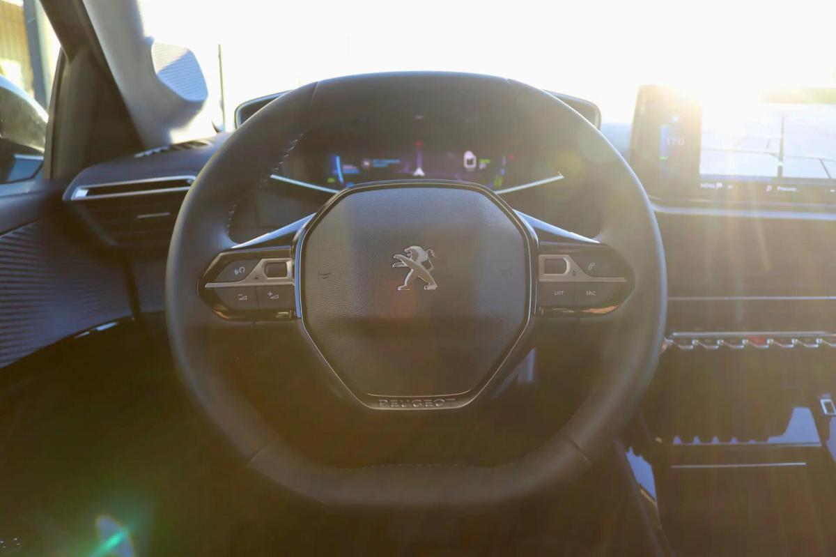 peugeot-e-208-2023-eletrico-0cc
