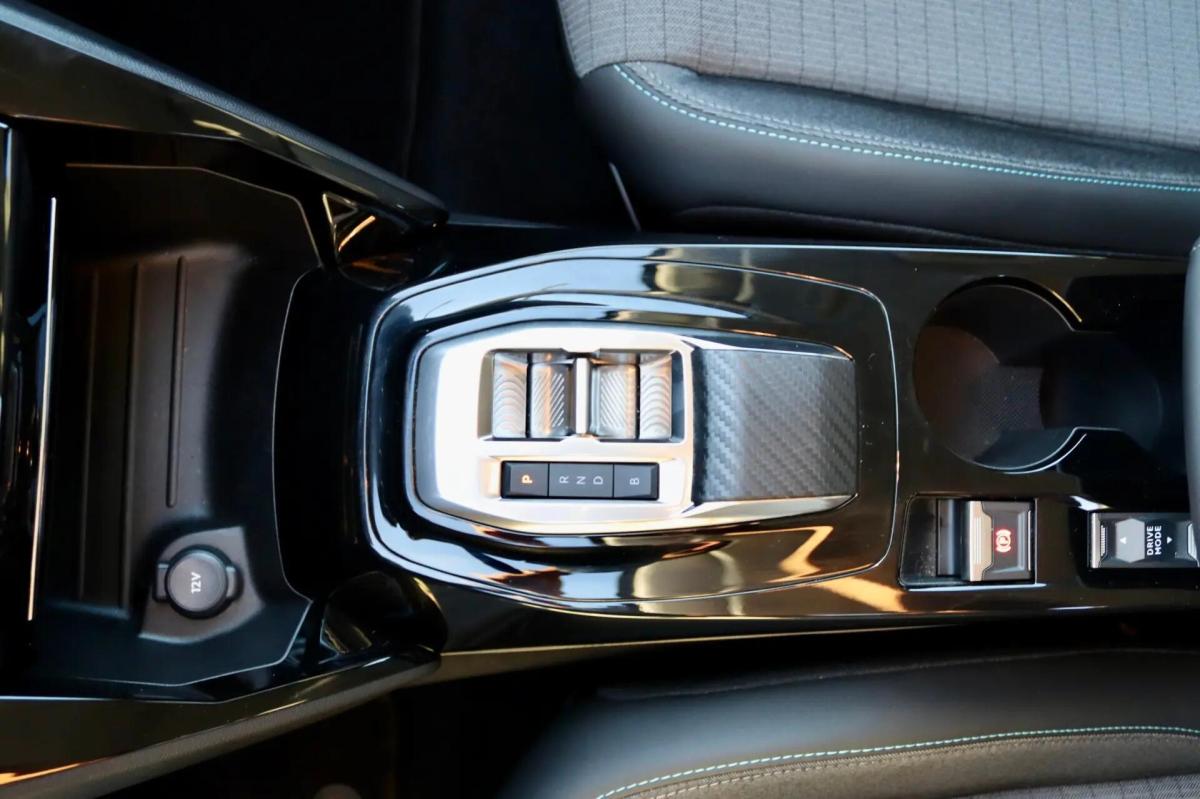 peugeot-e-208-2023-eletrico-0cc