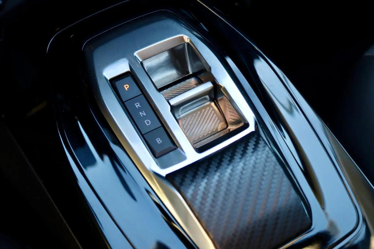 peugeot-e-208-2023-eletrico-0cc