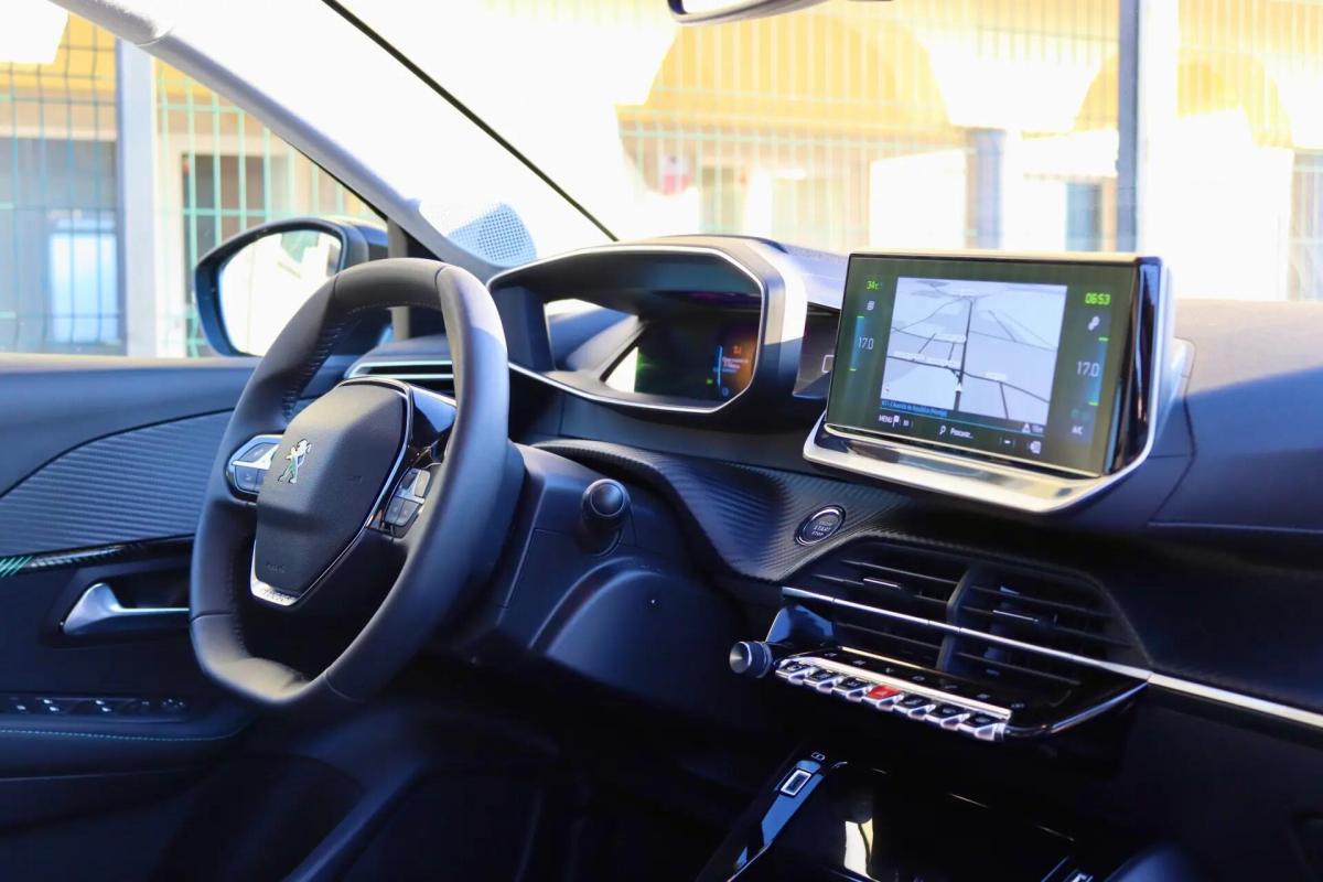 peugeot-e-208-2023-eletrico-0cc