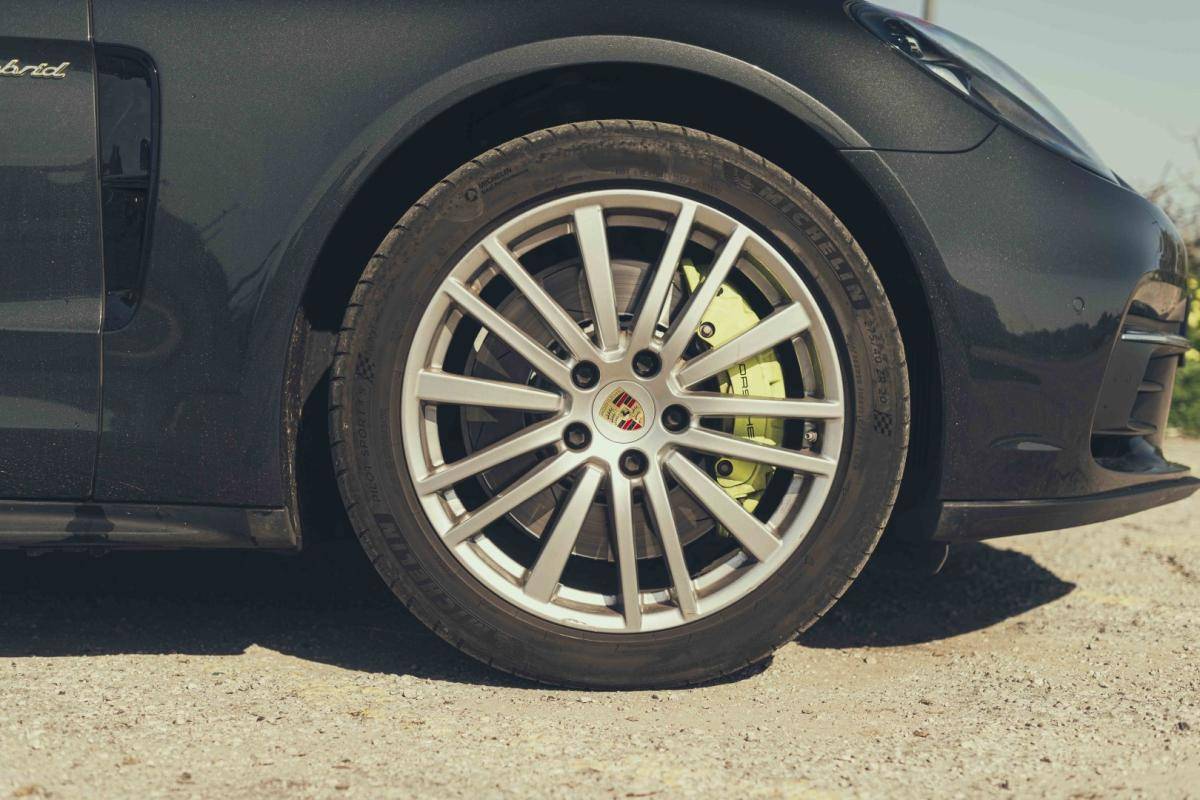 porsche-panamera-2018-hibrido-2894cc