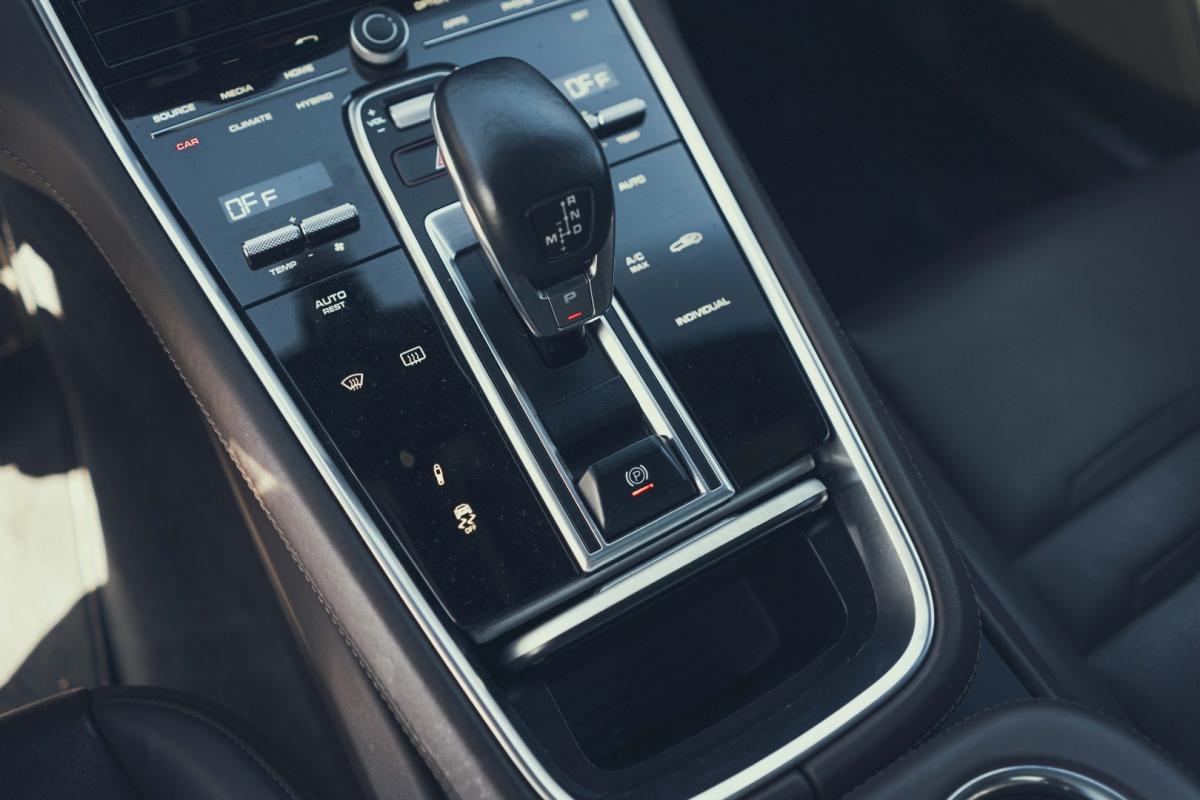 porsche-panamera-2018-hibrido-2894cc