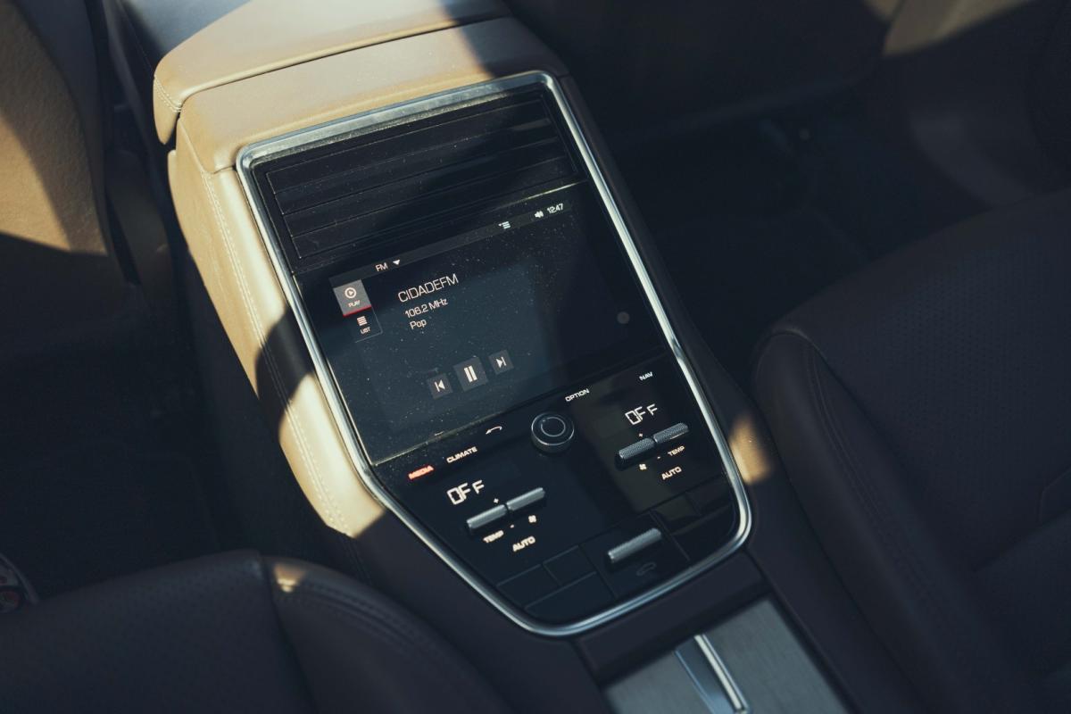 porsche-panamera-2018-hibrido-2894cc