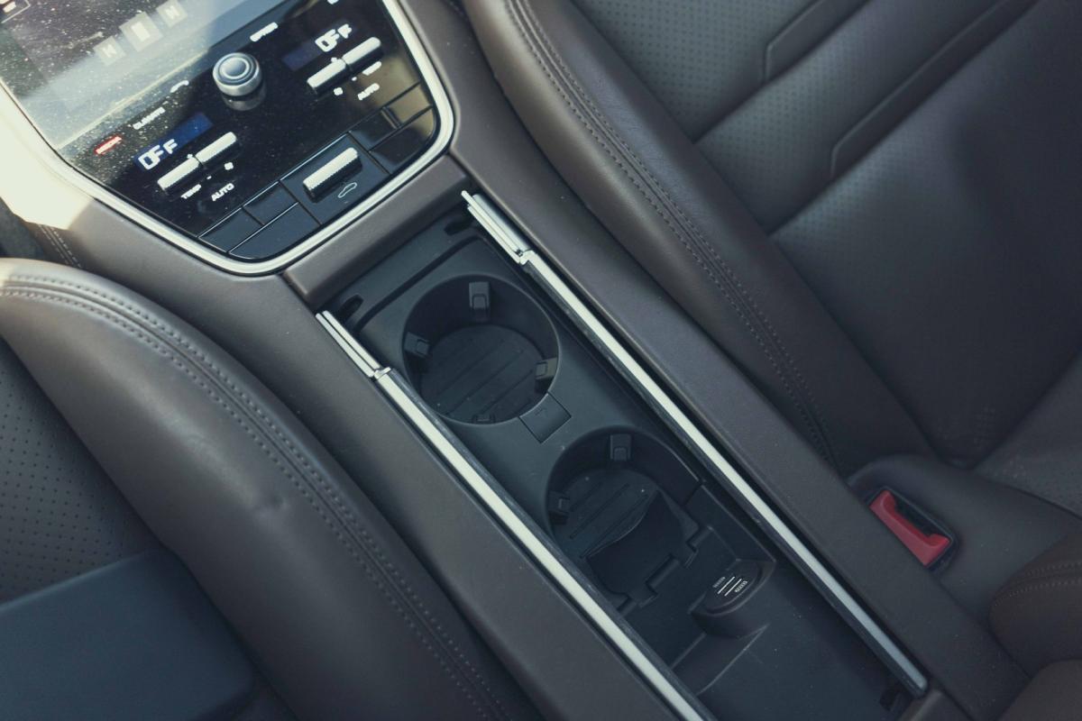 porsche-panamera-2018-hibrido-2894cc