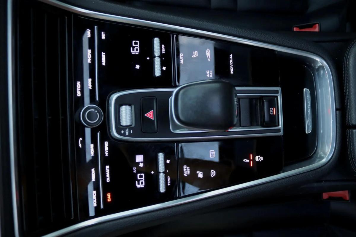 porsche-panamera-2017-hibrido-a-gasolina-2894cc