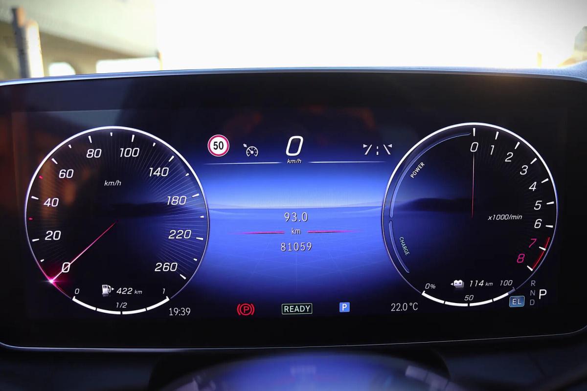 mercedes-benz-glc-300-e-4matic-2023-hibrido-a-gasolina-1999cc