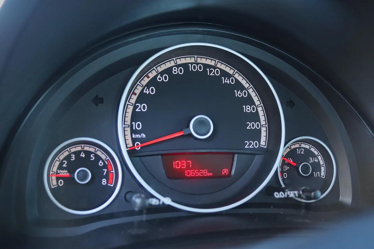 volkswagen-up-2018-gasolina-999cc