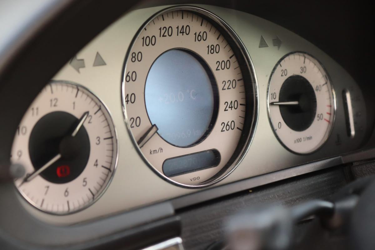 mercedes-benz-classe-e-2003-diesel-2148cc