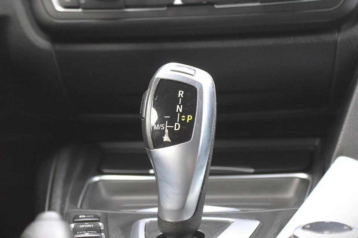 bmw-serie-3-318d-touring-2013-diesel-1995cc