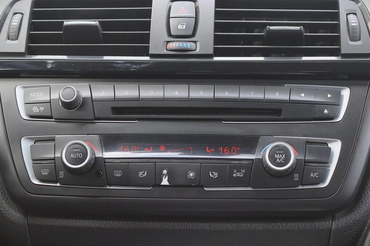 bmw-serie-3-318d-touring-2013-diesel-1995cc