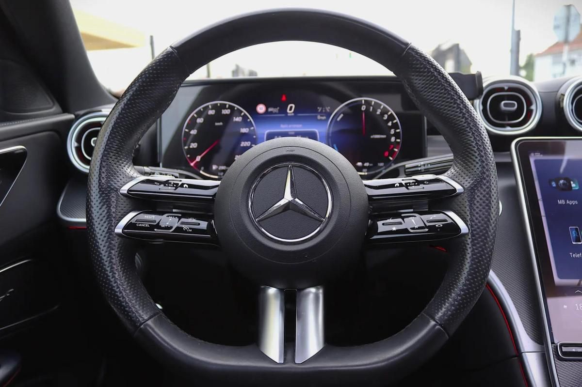 mercedes-benz-classe-c-c-300-e-2022-hibrido-a-gasolina-1999cc