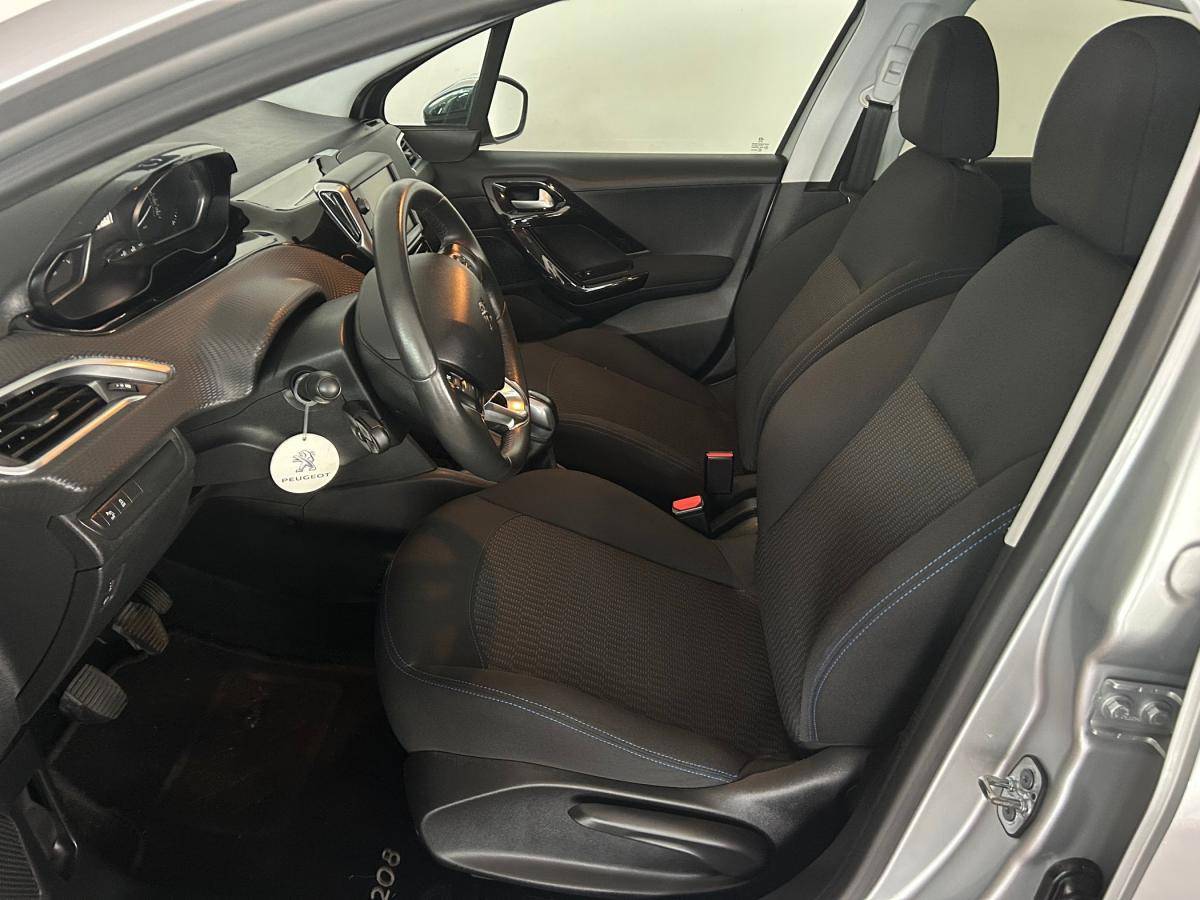 peugeot-208-2017-gasolina-1199cc