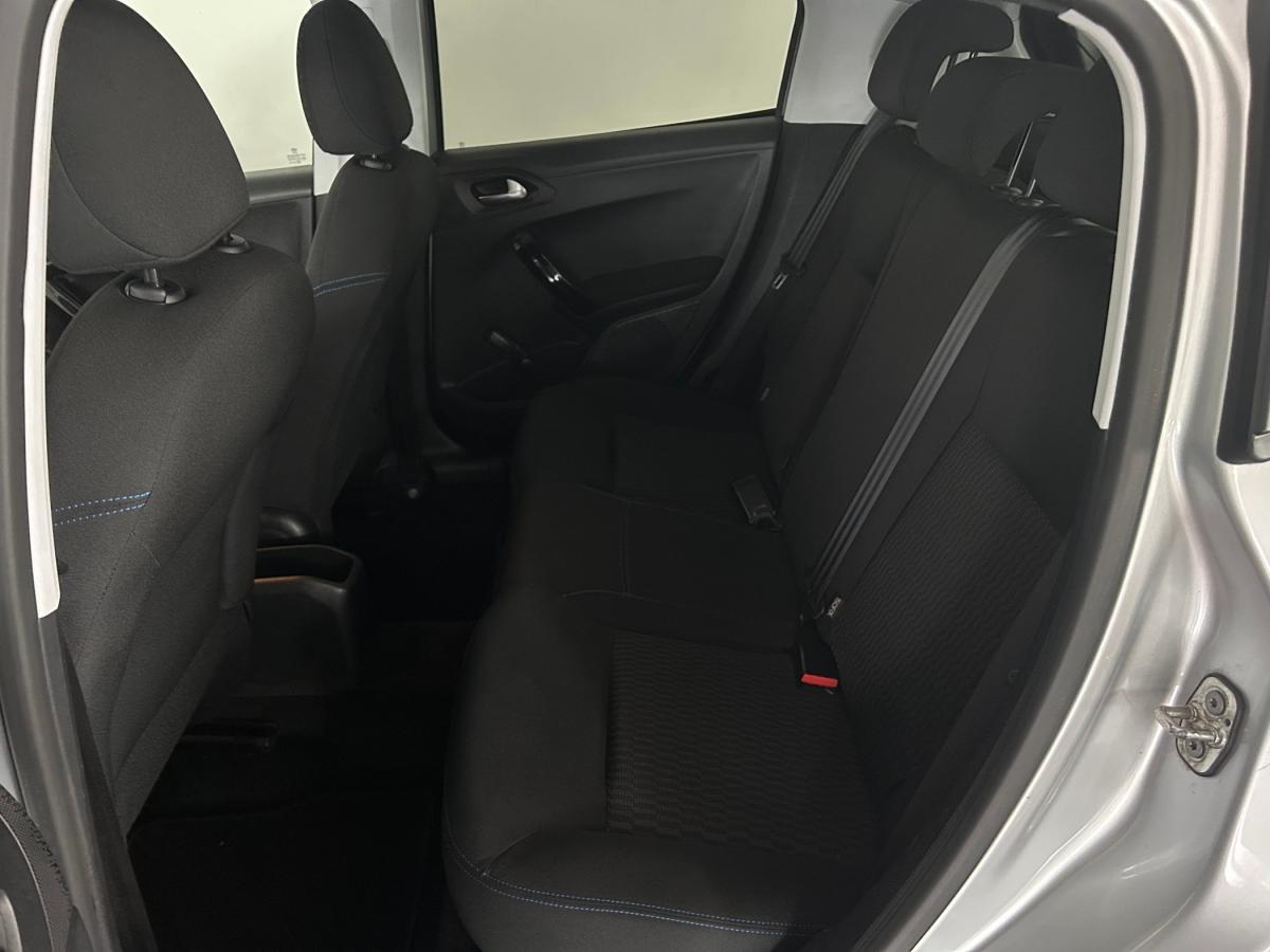 peugeot-208-2017-gasolina-1199cc
