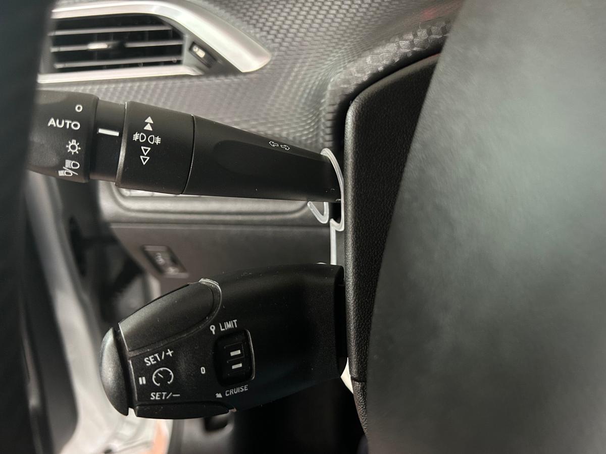 peugeot-208-2017-gasolina-1199cc