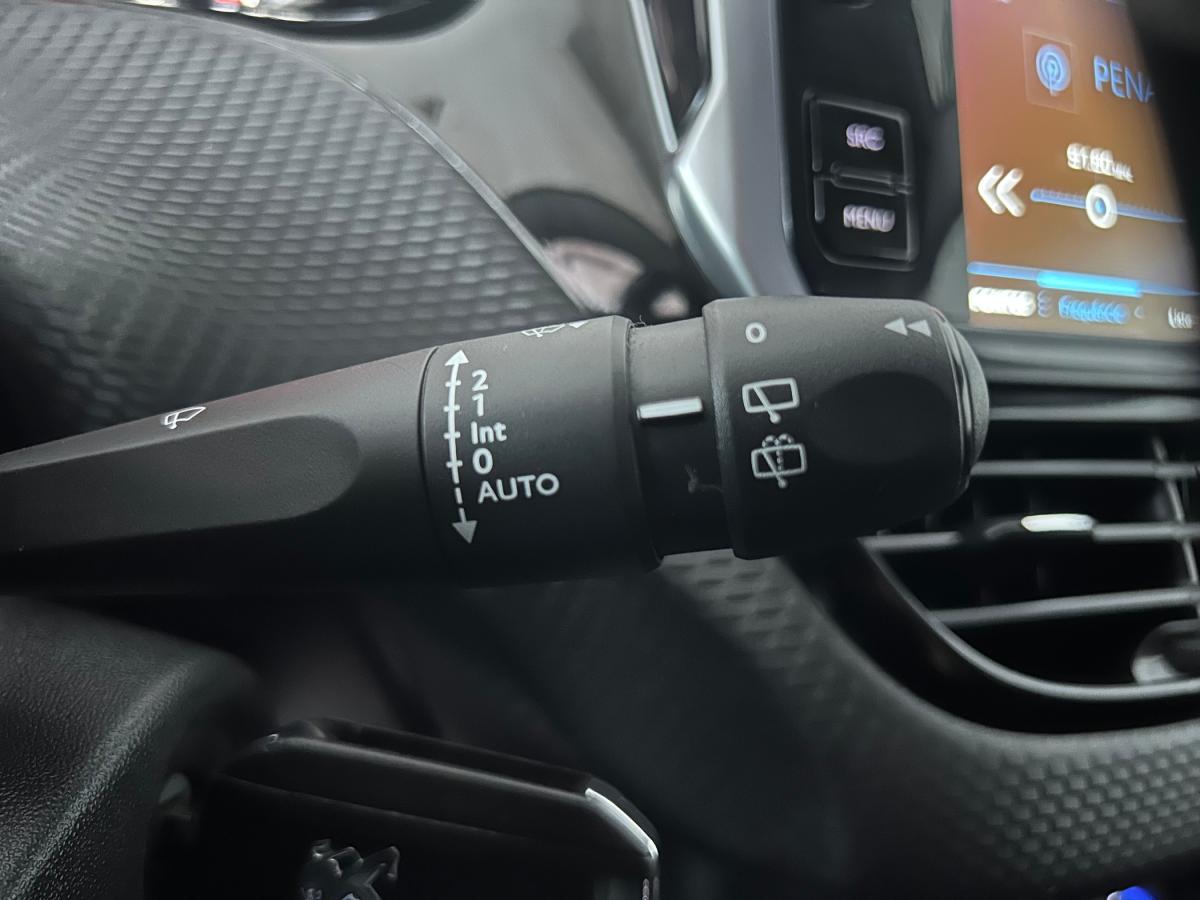 peugeot-208-2017-gasolina-1199cc