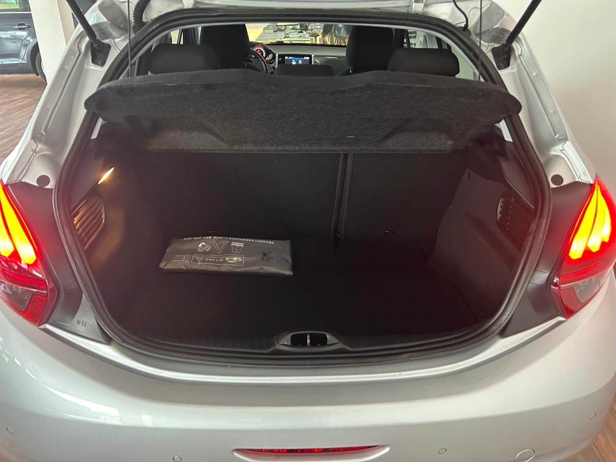peugeot-208-2017-gasolina-1199cc