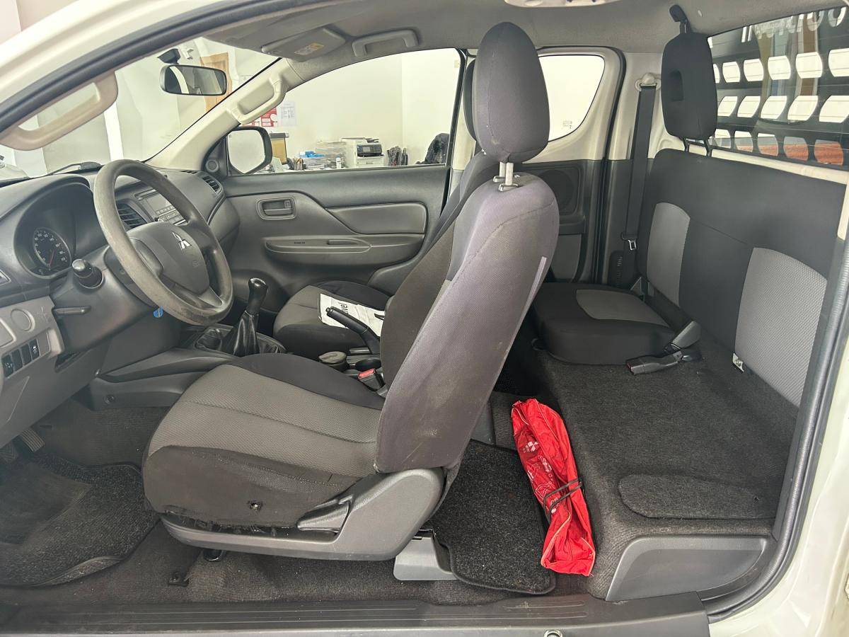 mitsubishi-l200-2016-diesel-2442cc