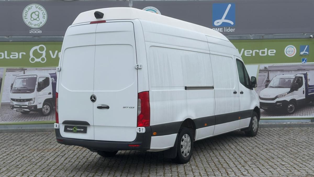 mercedes-benz-sprinter-2022-diesel-1950cc