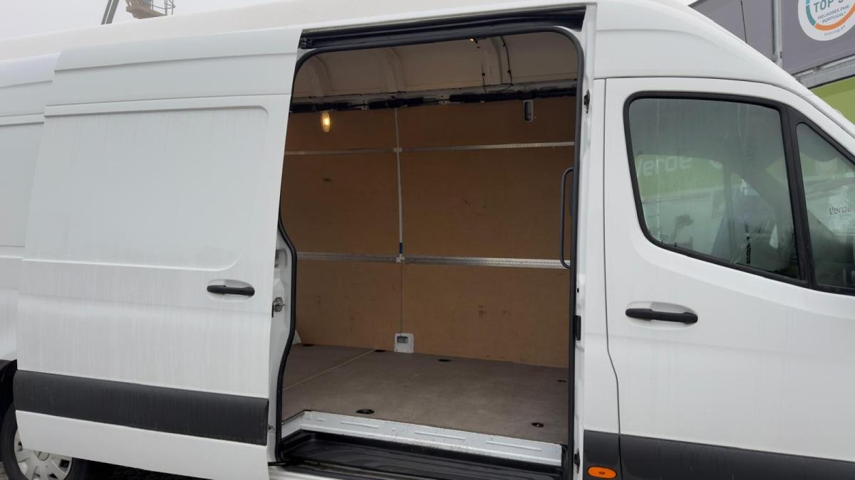 mercedes-benz-sprinter-2022-diesel-1950cc