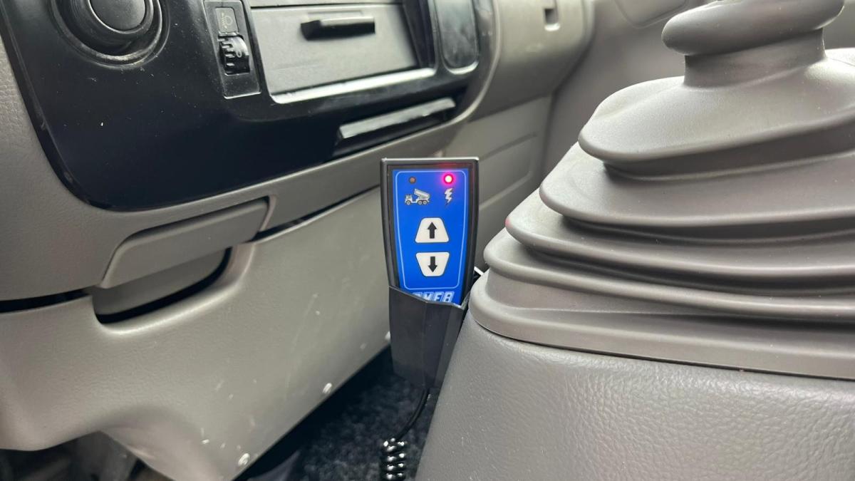 toyota-dyna-2013-diesel-2982cc